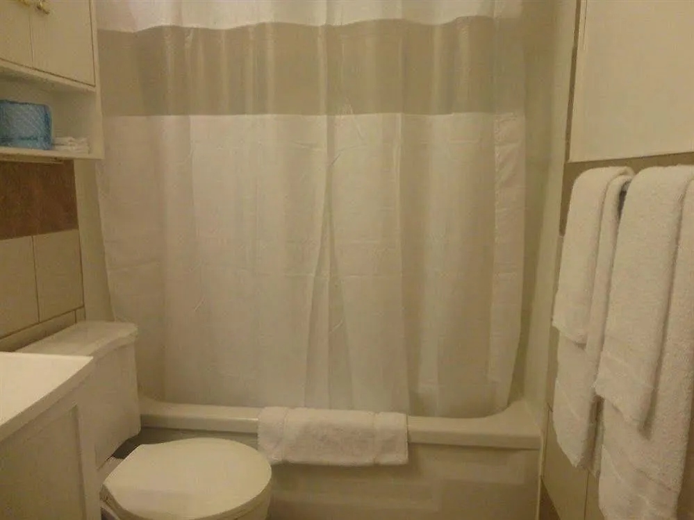 Niagara Parkway Court Motel 2*, Niagara Falls
