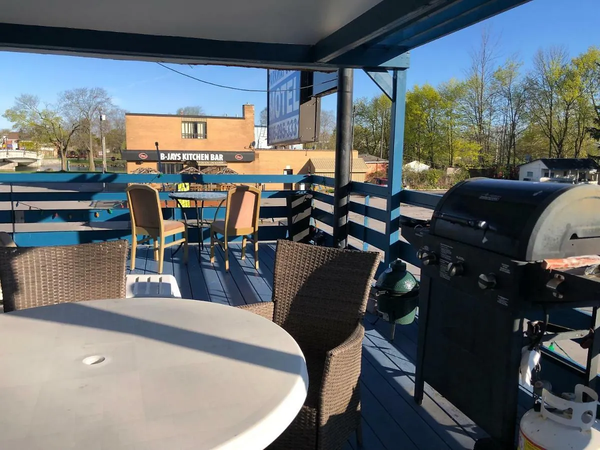 Niagara Parkway Court Motel